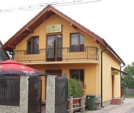 Vila Korona Máréfalva Kültér fotó